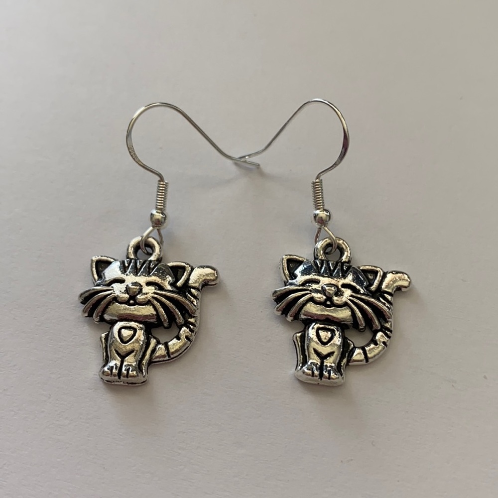 Cute Cat 🐱 Earrings